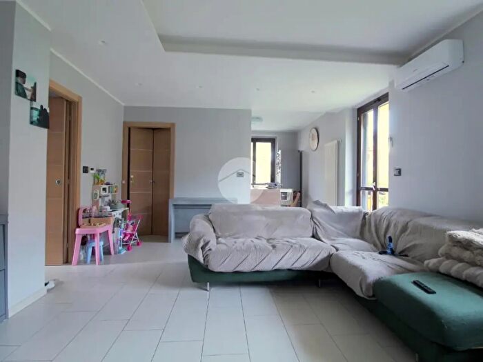 Appartamento trilocale in vendita in Via Don Andrea Botta, Pocapaglia