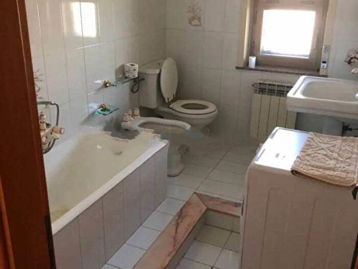 Appartamento quadrilocale in vendita in Viale Europa, Gallodoro