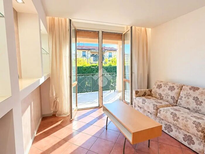 Appartamento bilocale in vendita in Via Albinoni, Desenzano Del Garda