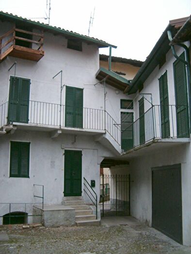 Casa quadrilocale in vendita in Via Gioacchino Rossini, Lecco