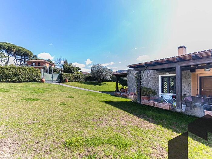 Casa con 5 locali in affitto in Via Macchia dello Sterparo, Frascati