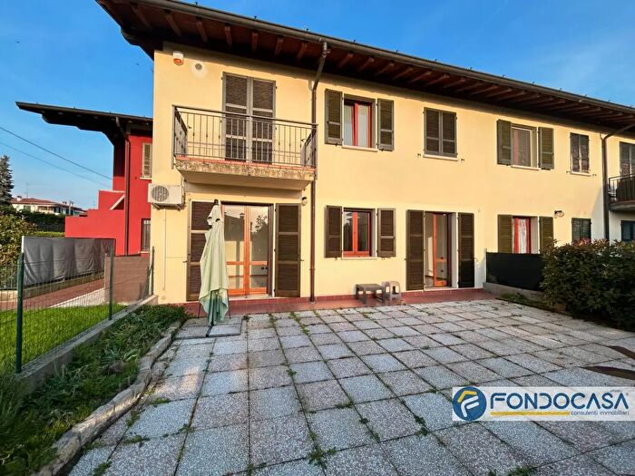 Appartamento trilocale in vendita in Via Fontanelle, Erbusco