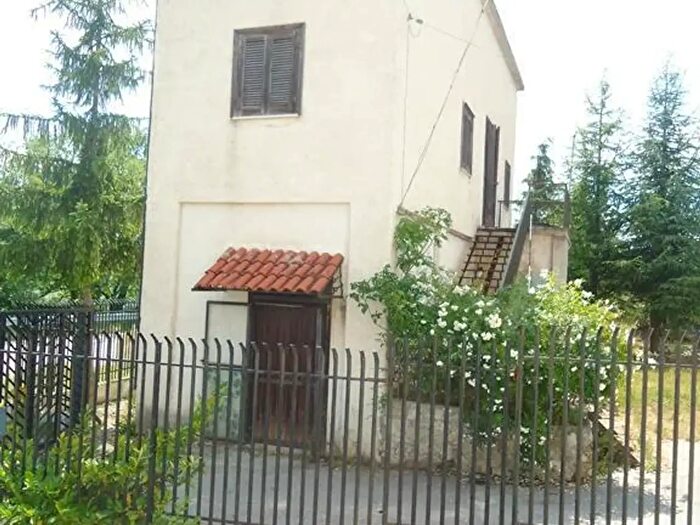Casa quadrilocale in vendita in Cda Peschiaturo Snc, Oratino