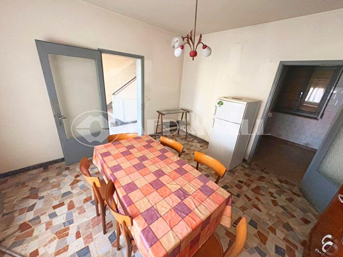 Casa con 7 locali in vendita in Maniago