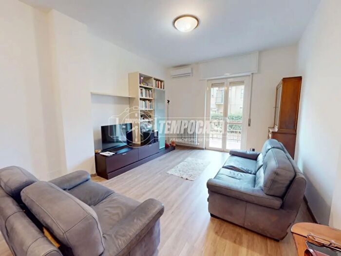 Appartamento trilocale in vendita in Via Giuseppe Grilloni, Como