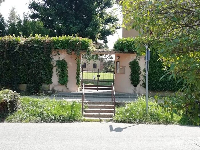 Appartamento trilocale in vendita in Via Sciesa, Centro, Carate Brianza