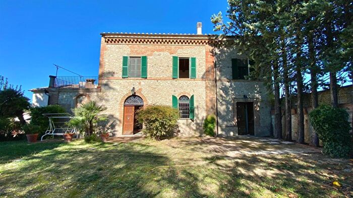 Appartamento con 13 locali in vendita in Strada Scendone, Amelia