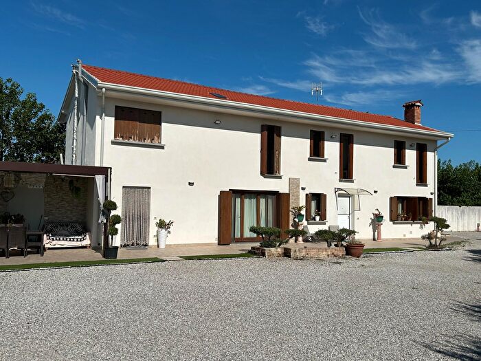 Casa con 6 locali in vendita in Talmassons
