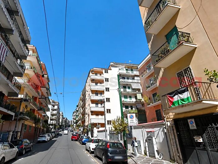 Appartamento trilocale in vendita in Via Libertà, Portici