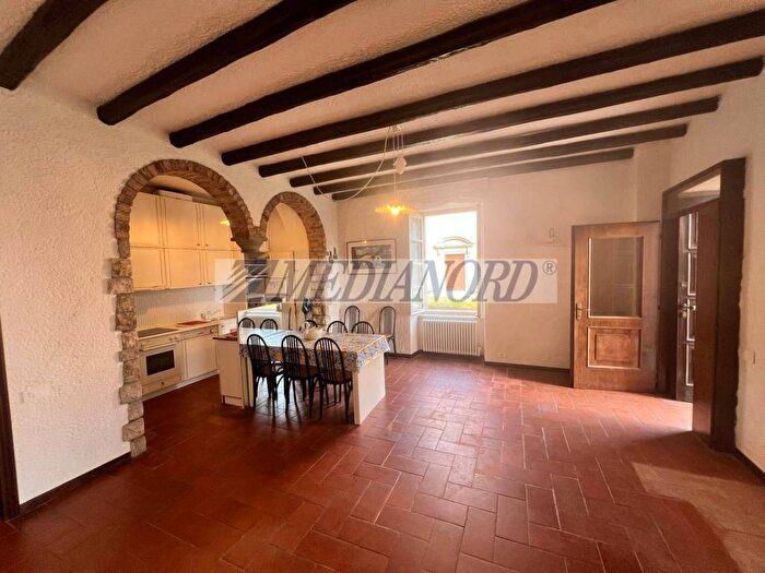 Appartamento bilocale in affitto in Piazza Papa Giovanni XXIII, Cenate Di Sotto, Cenate Sotto