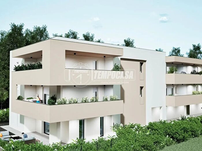 Appartamento quadrilocale in vendita in Via Trasimeno, Selvazzano Dentro