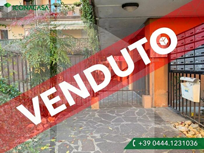 Appartamento con 5 locali in vendita in Via Battaglione Vicenza, Vicenza