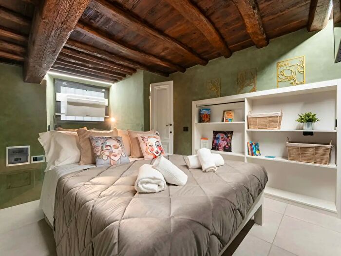 Appartamento monolocale in affitto in Via della Vigna Vecchia, Firenze