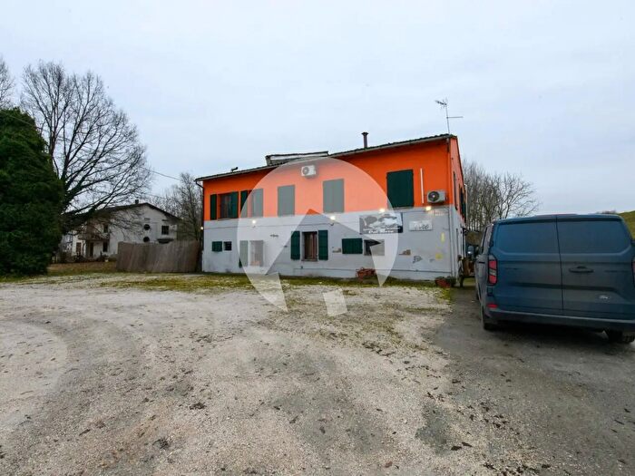 Casa con 12 locali in vendita in Strada Viazza, Brescello