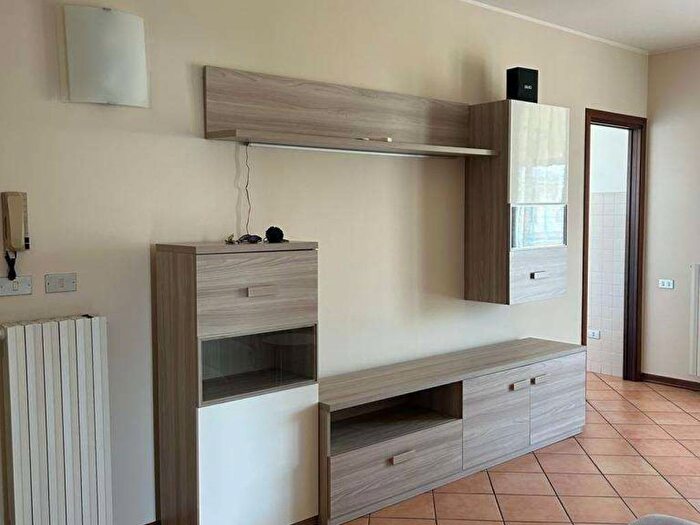 Appartamento trilocale in affitto in Centro, Marmirolo