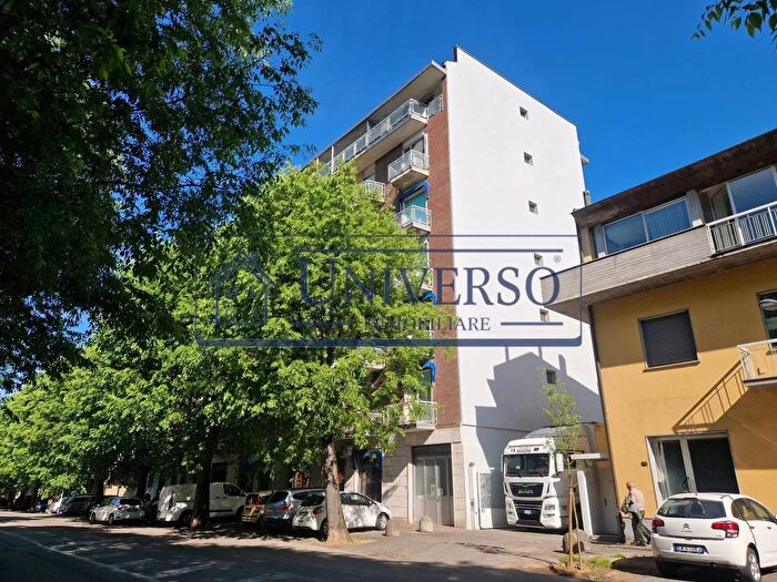 Appartamento trilocale in vendita in Via Giuseppe Verdi Voghera, Voghera