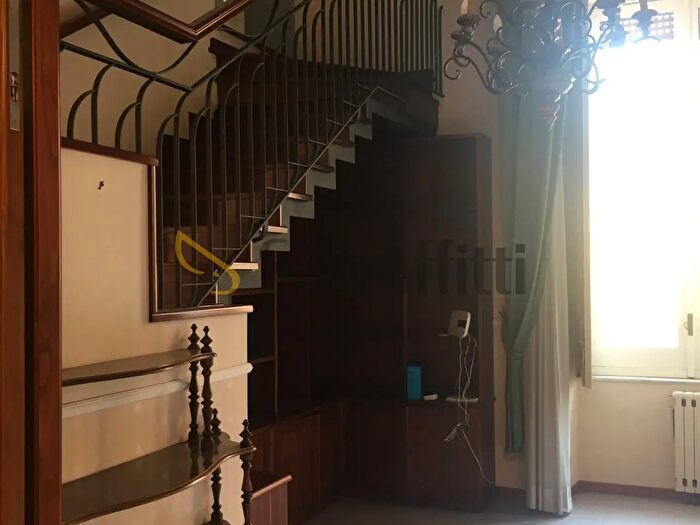 Appartamento con 7 locali in affitto in Via Grotte Bianche, Catania