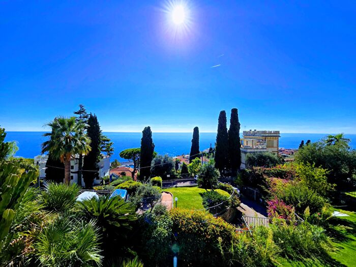 Appartamento quadrilocale in vendita in Via dei Colli, Bordighera