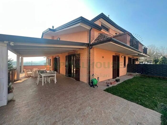 Casa con 5 locali in vendita in Via Conserve Carlecchie, Pratola Serra