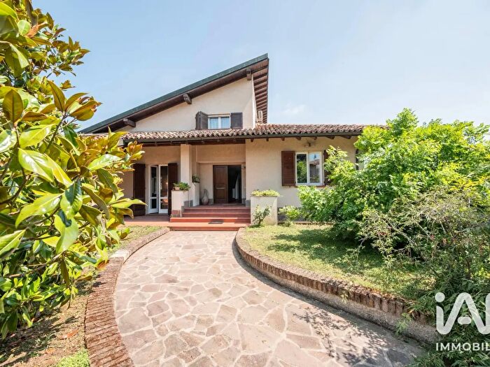 Casa con 10 locali in vendita in Via Papa Giovanni XXIII, San Martino Dall'Argine