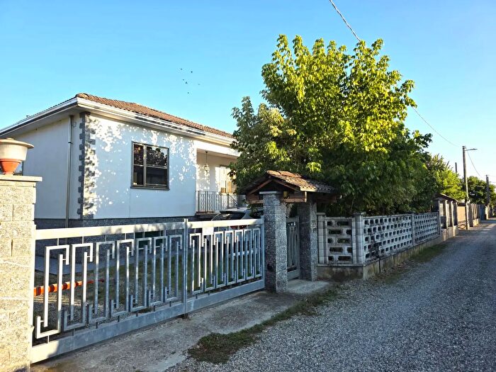Casa con 10 locali in vendita in Via Aldo Diani, Alessandria