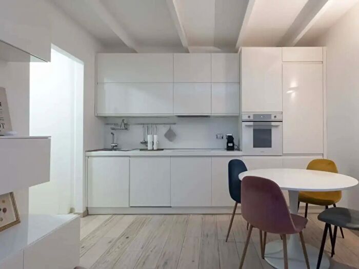 Appartamento monolocale in affitto in Via Vigevano, Milano