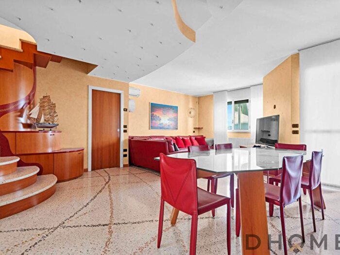 Casa con 5 locali in affitto in Via XX Settembre Sesto San Giovanni MI Italia, Rondò Torretta, Sesto San Giovanni
