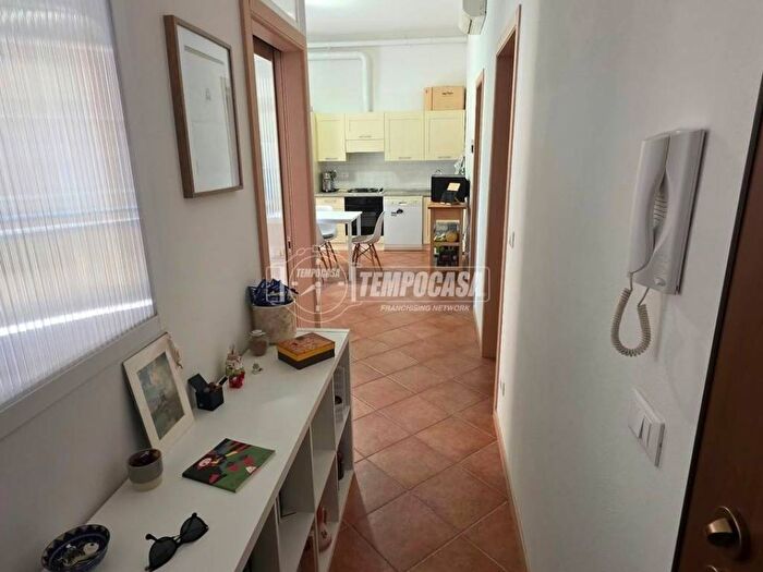 Appartamento monolocale in affitto in Santo Stefano, Bologna
