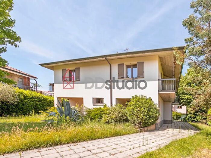 Casa con 5 locali in vendita in Bergamo