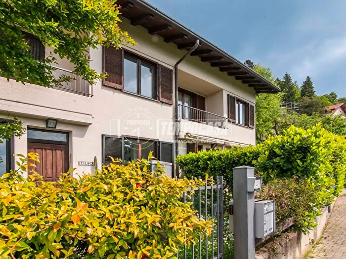 Casa quadrilocale in vendita in Via alle Vigne, Brunate