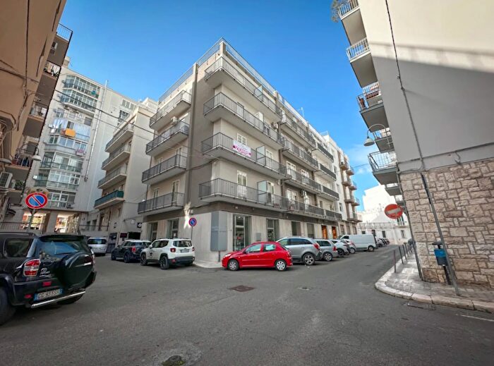 Appartamento trilocale in vendita in Via Leonardo Pinto Putignano, Putignano