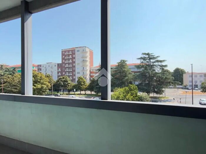 Appartamento bilocale in affitto in Viale della Libertà, Pavia