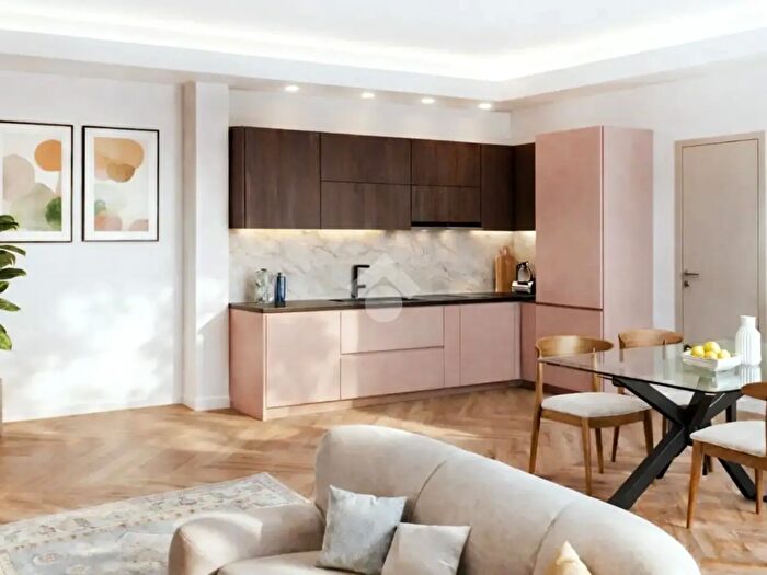 Appartamento trilocale in vendita in Via del Casale Giuliani, Roma