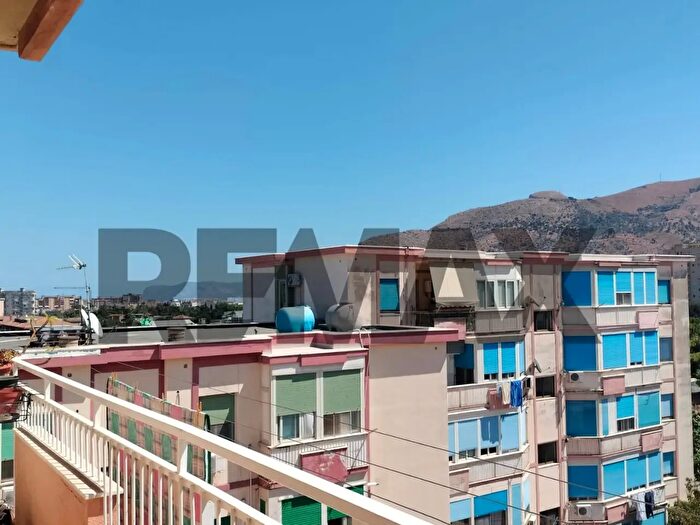 Appartamento in vendita in Largo dell'Aquila, Palermo