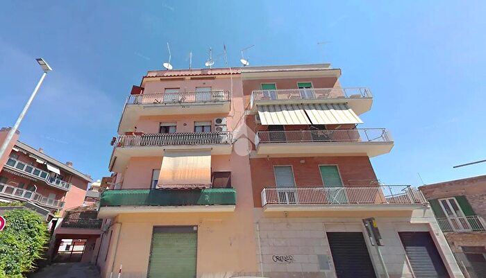 Appartamento bilocale in vendita in Viale della Bella Villa, Roma