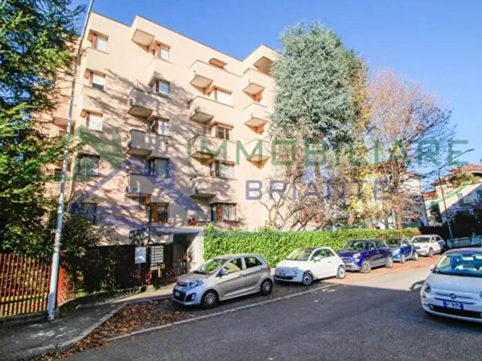 Appartamento trilocale in vendita in Via Galileo Ferraris, Gallarate