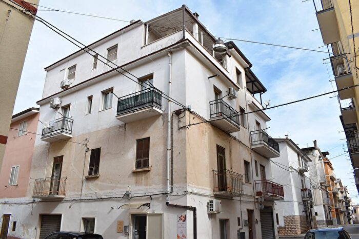 Appartamento trilocale in vendita in Via Colombo, Cagnano Varano