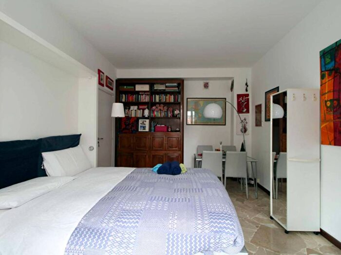 Appartamento trilocale in affitto in Via Breno, Lodi Brenta, Milano
