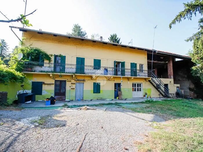 Casa con 9 locali in vendita in Via Rivarolo Beltrama, Lombardore