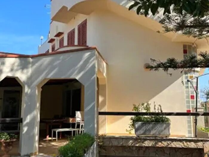 Casa con 6 locali in vendita in Casteldaccia