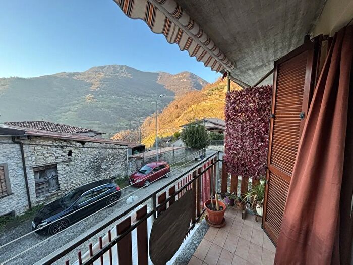 Appartamento in vendita in Via Pezze Adrara San Martino Bg Italia, Adrara San Martino