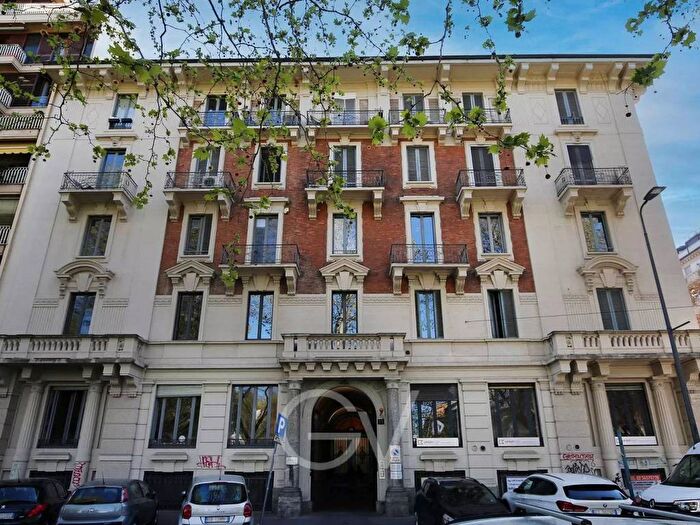 Appartamento trilocale in affitto in Piazza Grandi, Porta Vittoria, Milano