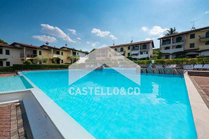 Appartamento trilocale in vendita in Via Don Mercanti, Polpenazze