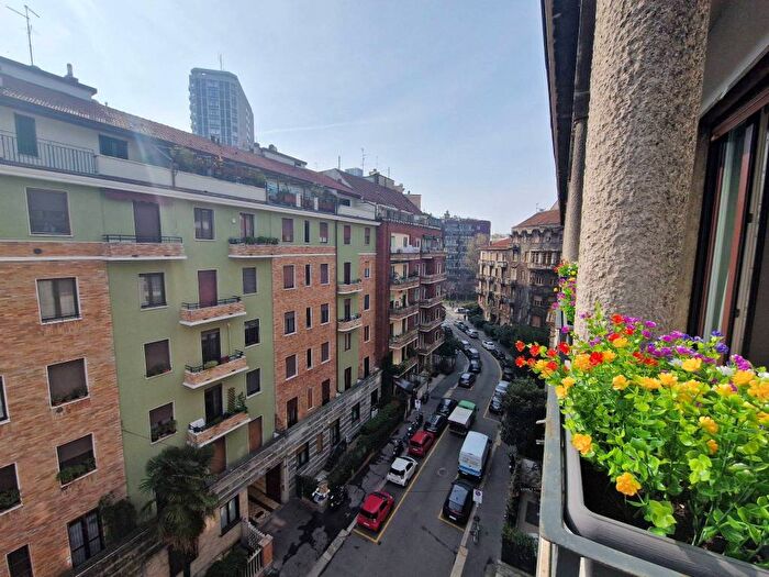 Appartamento bilocale in affitto in Via Eugenio Vaina, Quadronno Crocetta, Milano