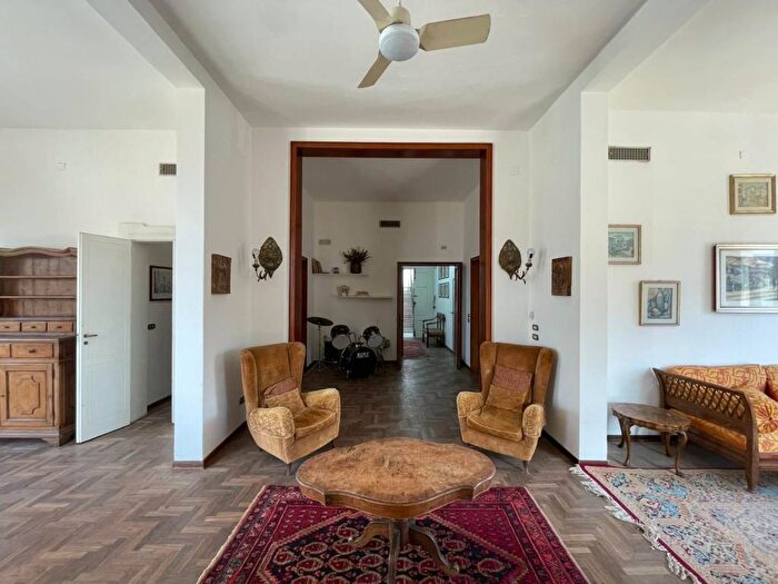 Appartamento con 5 locali in affitto in Via Giuseppe Melacrino, Trabocchetto Spirito Santo, Reggio Calabria