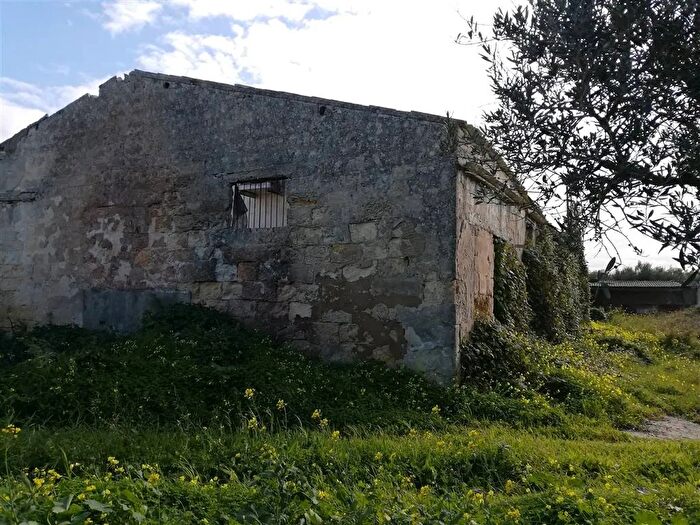 Casa con 18 locali in vendita in Sciacca, Sciacca