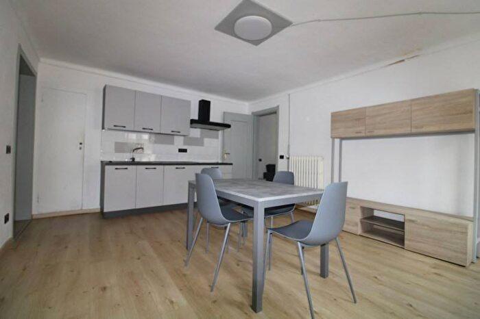 Appartamento trilocale in affitto in Via Principi di Piemonte, Centro, Bra