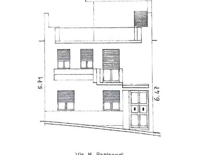 Casa con 8 locali in vendita in Via Mario Rapisarda, Carlentini