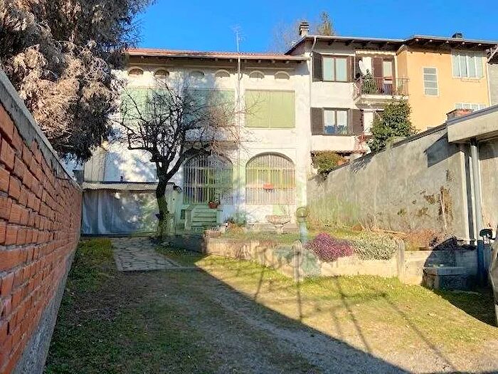 Casa con 8 locali in vendita in Valbusaga, Borgosesia