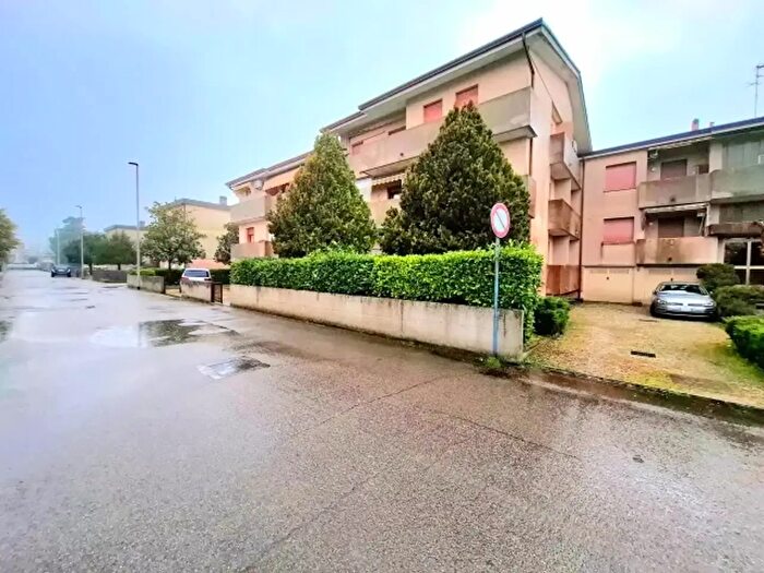Appartamento con 5 locali in vendita in Via Pietro Nenni, Adria